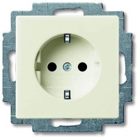 Розетка встраиваемая ABB Basic 55 с заземлением, цвет шале (белый)