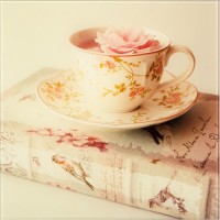 Картина на стекле «Чашка на книге», 30х30 см